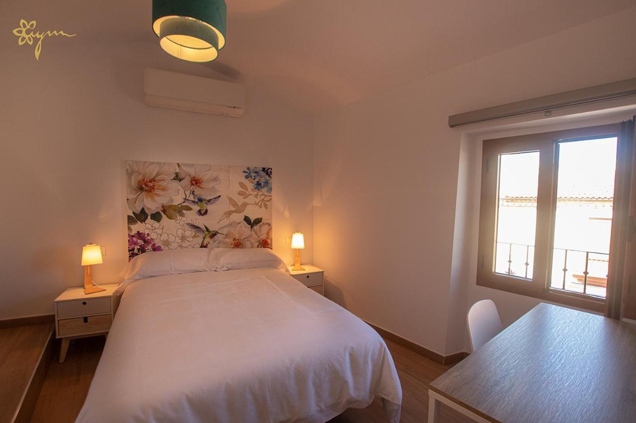 Apartamentos Turisticos Abrilymarzo Caceres Ngoại thất bức ảnh