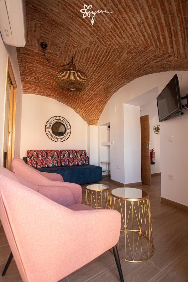 Apartamentos Turisticos Abrilymarzo Caceres Ngoại thất bức ảnh