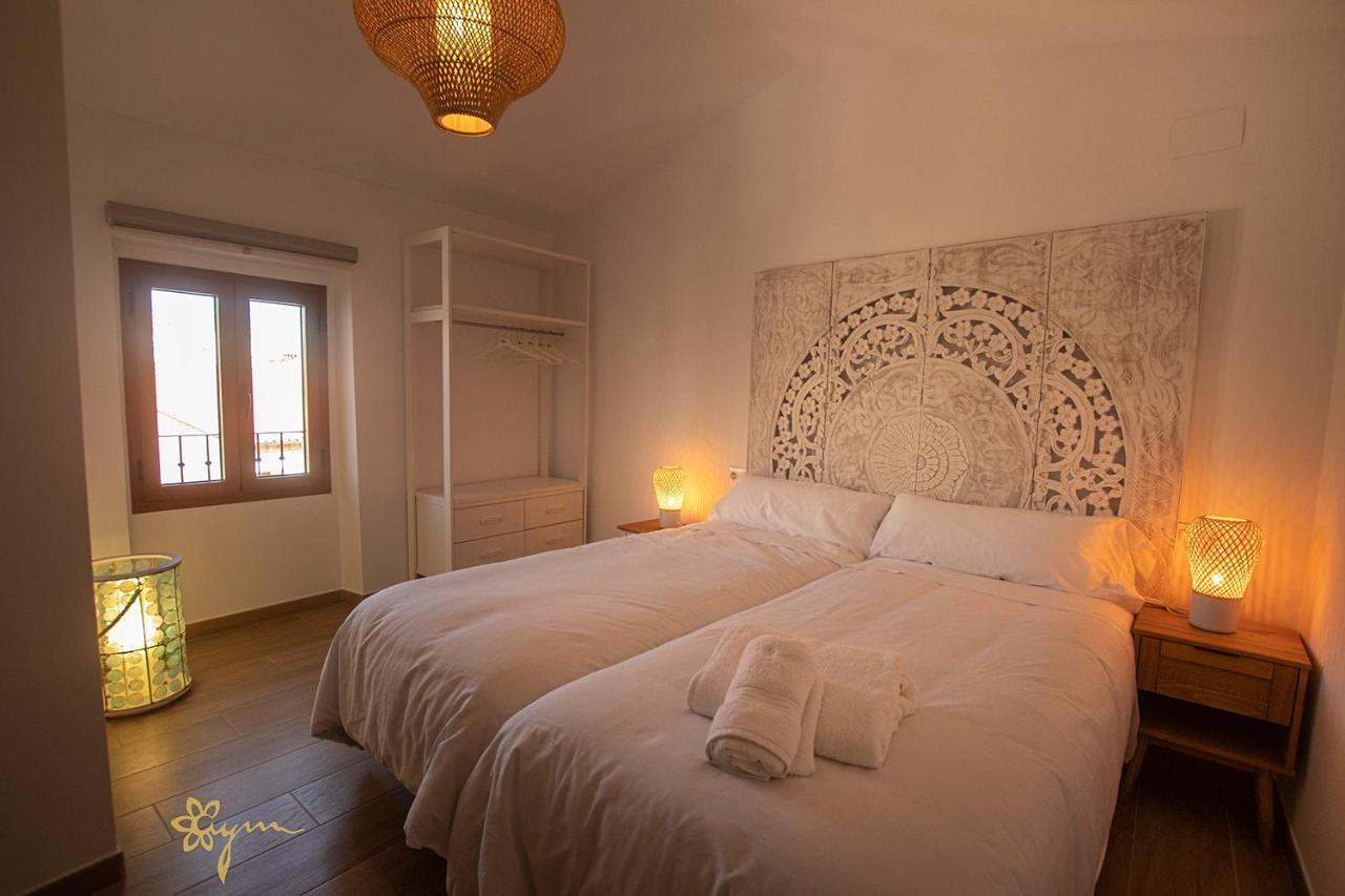Apartamentos Turisticos Abrilymarzo Caceres Ngoại thất bức ảnh