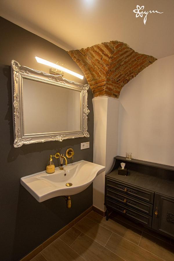 Apartamentos Turisticos Abrilymarzo Caceres Ngoại thất bức ảnh