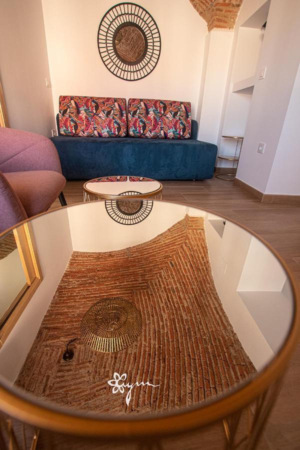 Apartamentos Turisticos Abrilymarzo Caceres Ngoại thất bức ảnh