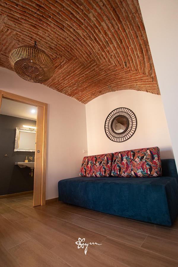 Apartamentos Turisticos Abrilymarzo Caceres Ngoại thất bức ảnh